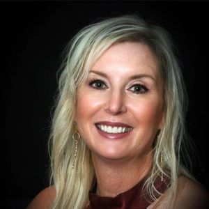 Meet your Posher, Carolyn